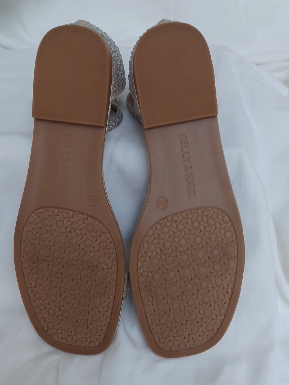 NWT Kelly & Katie Rhinestone Zipper Back Sandals in Silver With Tan Soles - Picture 8 of 10